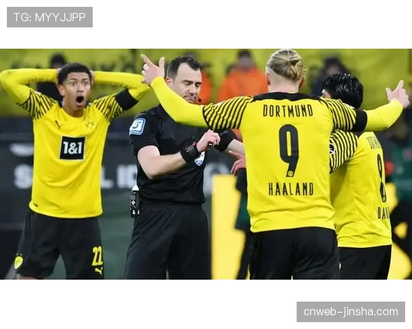 消息:德国足协裁判委员会召开会议,研讨统一禁区附近犯规的判罚尺度 消息:德国足协裁判委员会召开会议,研讨统一禁区附近犯规的判罚尺度